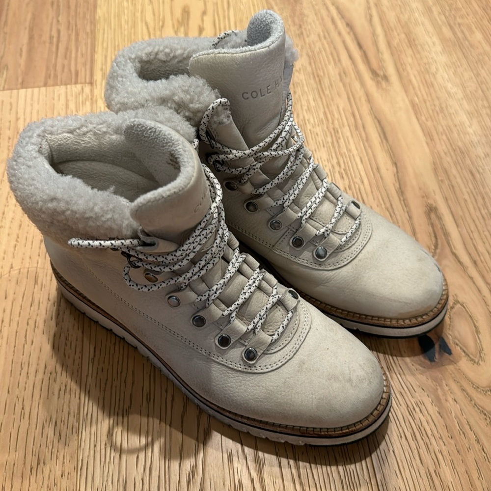 Cole Haans Women Snow Boots Size 7.5